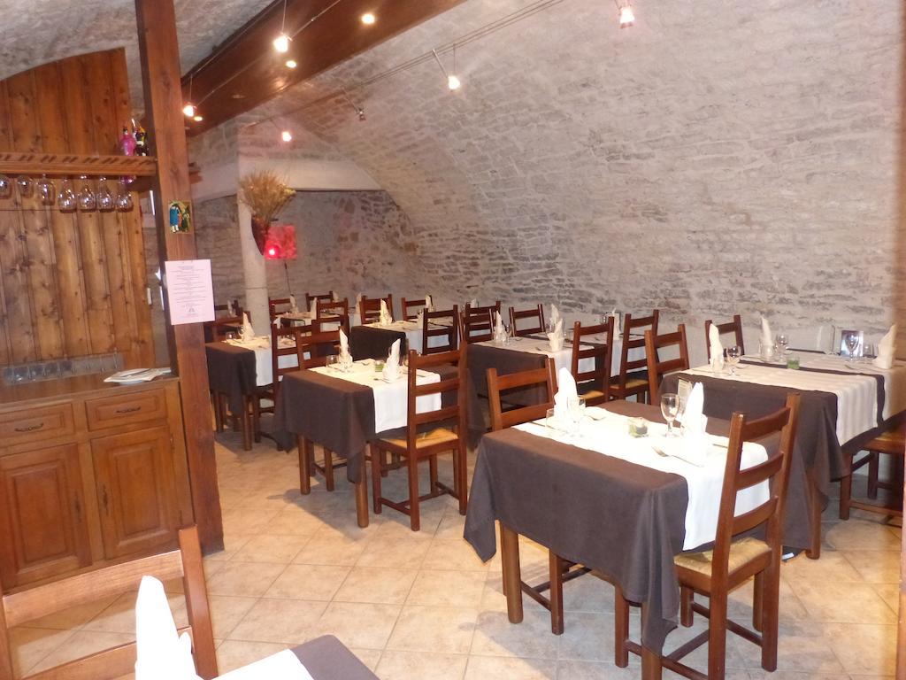 Hotel du Donjon Champlitte-et-le-Prélot Buitenkant foto